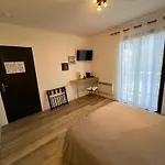 Les 4 Saisons Hotel Oust