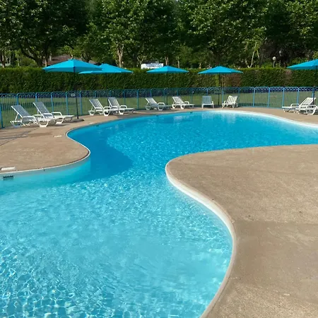 Les 4 Saisons 호텔 3*