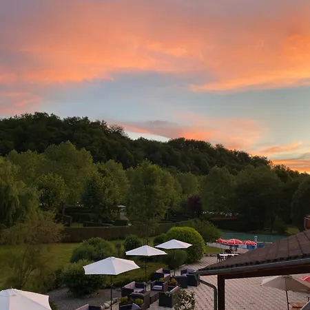 Les 4 Saisons Hotel